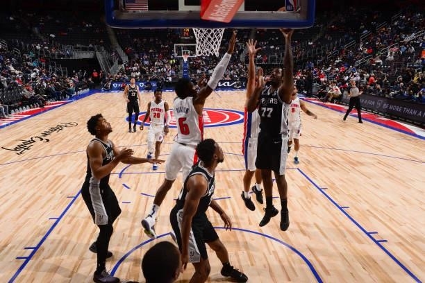 Al-Farouq Aminu of the San Antonio Spurs shoots the ball during a preseason game against the Detroit Pistons on October 6, 2021 at Little Caesars...