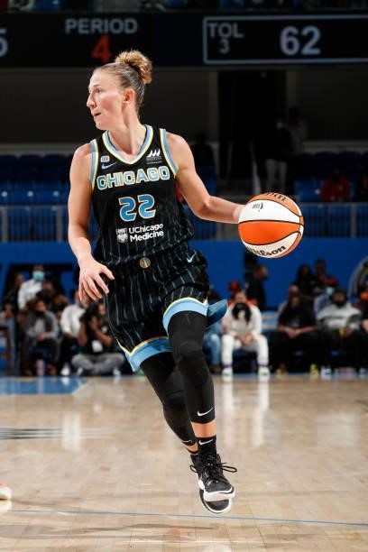 Courtney Vandersloot of the Chicago Sky drives to the basket against the Connecticut Sun during Game Four of the 2021 WNBA Semifinals on October 6,...
