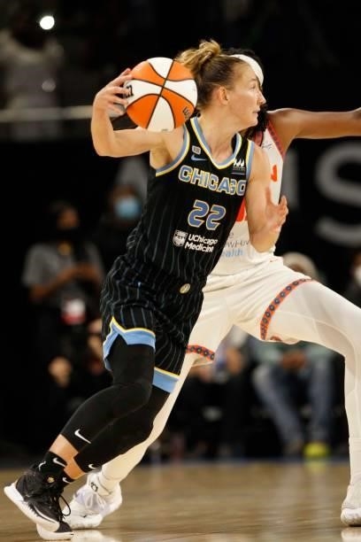 Courtney Vandersloot of the Chicago Sky handles the ball during the game against the Connecticut Sun during Game 4 of the 2021 WNBA Semifinals on...