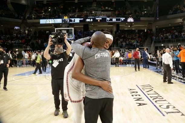 Head Coach James Wade of the Chicago Sky hugs Jonquel Jones of the Connecticut Sun after the game during Game 4 of the 2021 WNBA Semifinals on...
