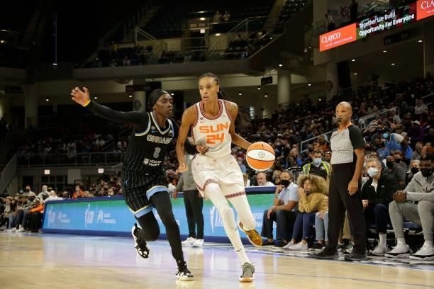 DeWanna Bonner of the Connecticut Sun drives to the basket against the Chicago Sky during Game 4 of the 2021 WNBA Semifinals on October 6, 2021 at...
