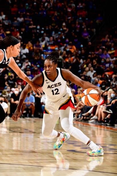 Chelsea Gray of the Las Vegas Aces dribbles the ball against the Phoenix Mercury during Game Four of the 2021 WNBA Semifinals on October 6, 2021 at...