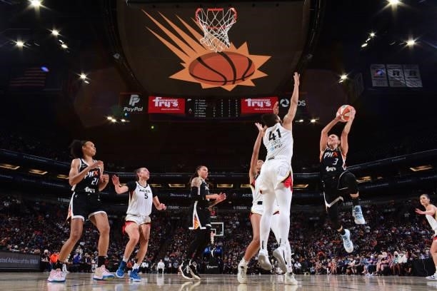 Diana Taurasi of the Phoenix Mercury drives to the basket against the Las Vegas Aces during Game Four of the 2021 WNBA Semifinals on October 6, 2021...