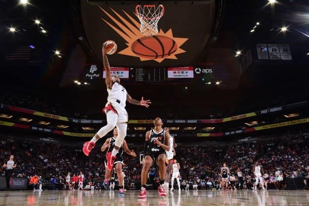 Riquna Williams of the Las Vegas Aces drives to the basket against the Phoenix Mercury during Game Four of the 2021 WNBA Semifinals on October 6,...