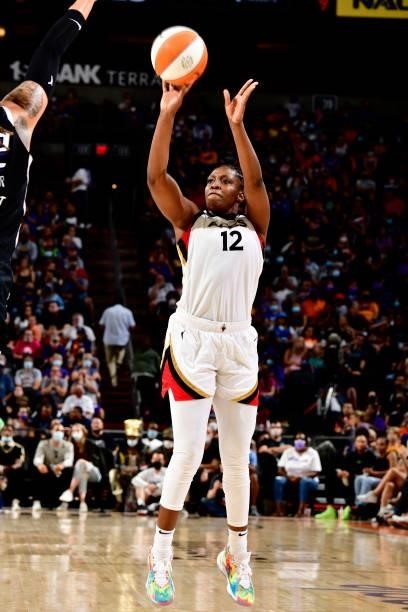 Chelsea Gray of the Las Vegas Aces shoots a three point basket against the Phoenix Mercury during Game Four of the 2021 WNBA Semifinals on October 6,...