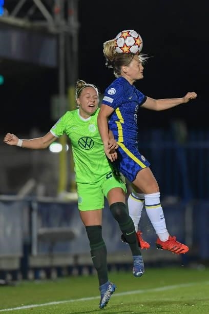 Erin Cuthbert of Chelsea and Pia-Sophie Wolter of VfL Wolfsburg battle for the ball during the UEFA Women's Champions League group A match between...