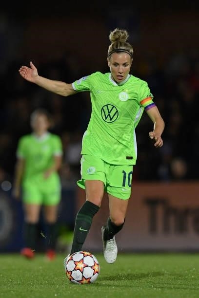 Svenja Huth of VfL Wolfsburg controls the ball during the UEFA Women's Champions League group A match between Chelsea FC Women and VfL Wolfsburg at...