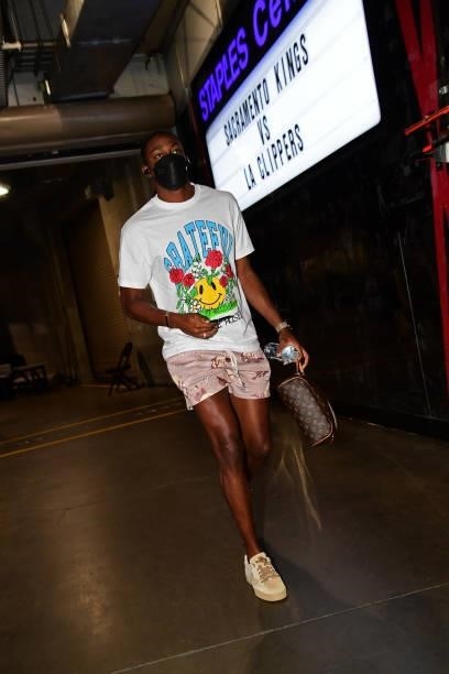 De'Aaron Fox of the Sacramento Kings arrives to the game against the LA Clippers during a preseason game on October 6, 2021 at STAPLES Center in Los...
