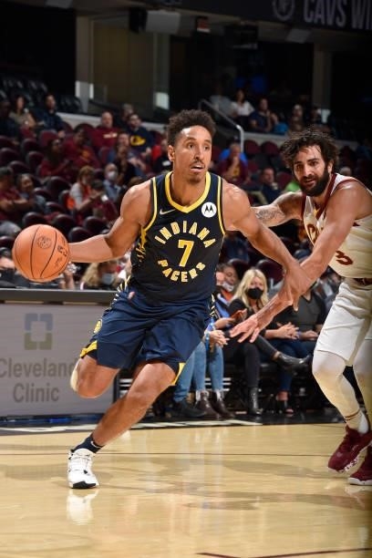 Malcolm Brogdon of the Indiana Pacers drives to the basket during a preseason game against the Cleveland Cavaliers on October 8, 2021 at Rocket...