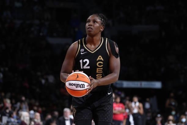 Chelsea Gray of the Las Vegas Aces shoots a free throw during the game against the Phoenix Mercury during Game Five of the 2021 WNBA Semifinals on...