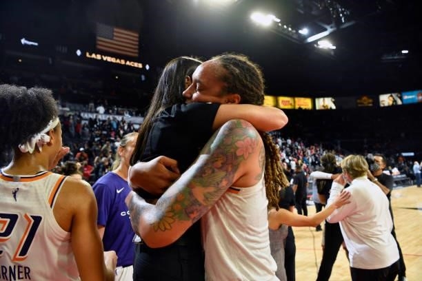 Head Coach Sandy Brondello and Brittney Griner of the Phoenix Mercury hug after winning Game Five of the 2021 WNBA Semifinals /LV? on October 8, 2021...