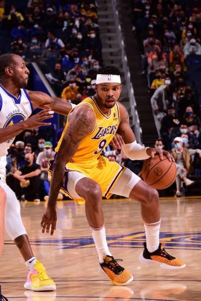 Kent Bazemore of the Los Angeles Lakers drives to the basket during a preseason game against the Golden State Warriors on October 8, 2021 at Chase...