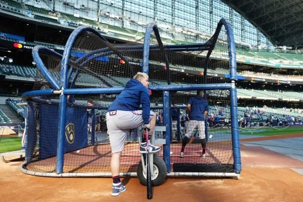 Joc Pederson of the Atlanta Braves watches batting practice prior to Game 2 of the NLDS between the Atlanta Braves and the Milwaukee Brewers at...