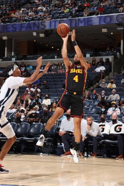Skylar Mays of the Atlanta Hawks shoots the ball during a preseason game against the Memphis Grizzlies on October 9, 2021 at FedExForum in Memphis,...