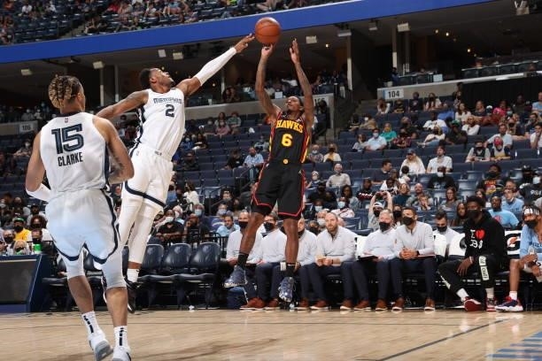 Lou Williams of the Atlanta Hawks shoots the ball during a preseason game against the Memphis Grizzlies on October 9, 2021 at FedExForum in Memphis,...