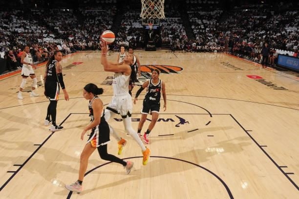Candace Parker of the Chicago Sky drives to the basket against the Phoenix Mercury during Game One of the 2021 WNBA Finals on October 10, 2021 at...
