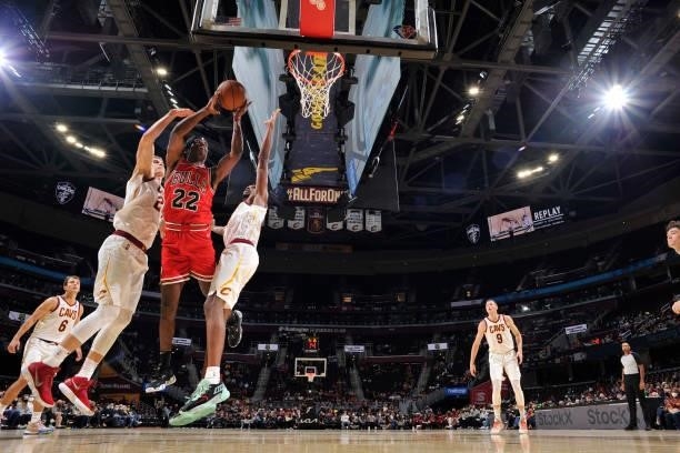 Alize Johnson of the Chicago Bulls shoots the ball during a preseason game against the Cleveland Cavaliers on October 10, 2021 at Rocket Mortgage...