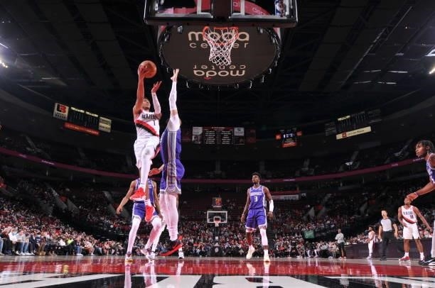 Anfernee Simons of the Portland Trail Blazers shoots the ball during a preseason game against the Sacramento Kings on October 11, 2021 at the Moda...