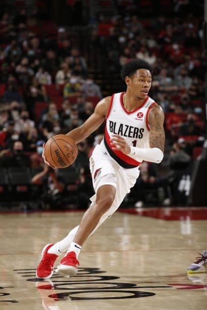 Anfernee Simons of the Portland Trail Blazers drives to the basket against the Sacramento Kings during a preseason game on October 11, 2021 at the...