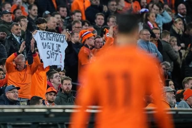 Fan ask for shirt Steven Berghuis of Holland during the World Cup qualifier match between Netherlands and Gibraltar at Feyenoord Stadium de Kuip on...