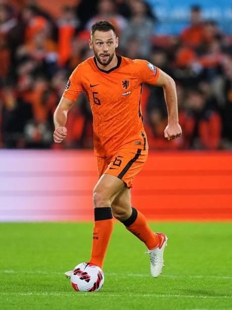 Stefan de Vrij of Holland detached at the ball during the World Cup qualifier match between the Netherlands and Gibraltar at Feyenoord Stadium de...