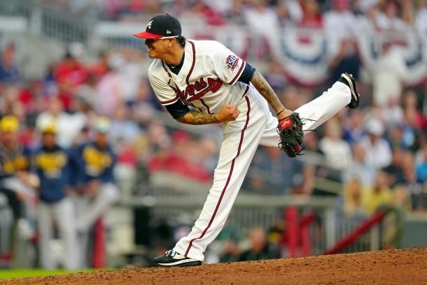 Jesse Chavez of the Atlanta Braves pitches in the top of the fourth inning during Game 4 of the NLDS between the Milwaukee Brewers and the Atlanta...