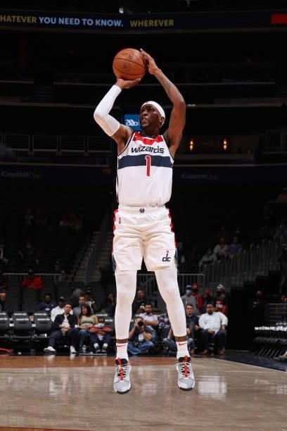 Kentavious Caldwell-Pope of the Washington Wizards shoots a three point basket during a preseason game against the Toronto Raptors on October 12,...