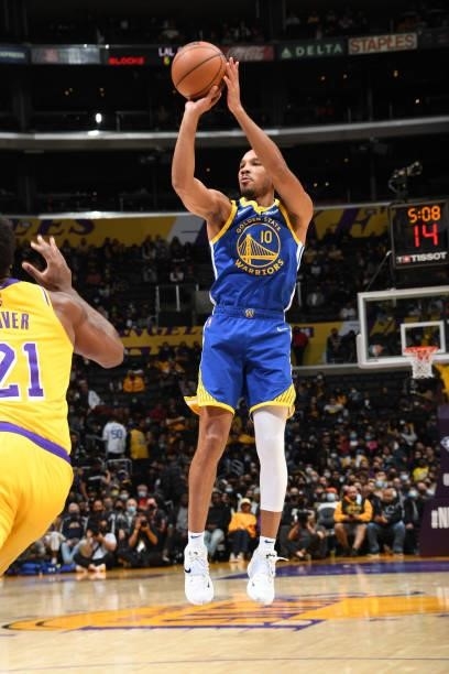 Avery Bradley of the Golden State Warriors shoots the ball during a preseason game against the Los Angeles Lakers on October 12, 2021 at STAPLES...