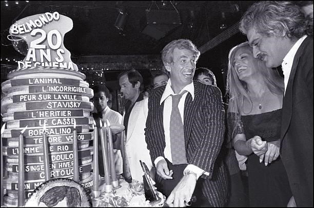 Jean -Paul Belmondo celebrated his 20 years of cinema in Paris, France on September 30, 1977 - In Elysee Matignon with Dalida and Omar Sharif.