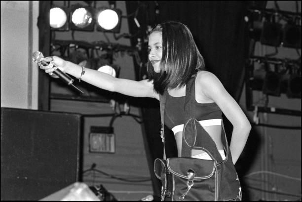 Singer Aaliyah performs at the Apollo Theater, on November 4 1995, New York New York.