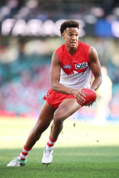 Joel Amartey of the Swans in action during the round 12 AFL match between the St Kilda Saints and the Sydney Swans at Sydney Cricket Ground on June...