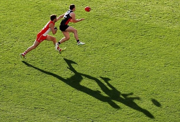 Jack Higgins of the Saints marks during the round 12 AFL match between the St Kilda Saints and the Sydney Swans at Sydney Cricket Ground on June 05,...