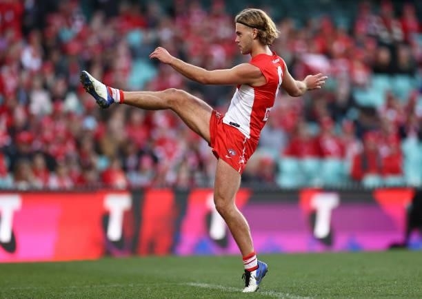 James Rowbottom of the Swans kicks a goal during the round 12 AFL match between the St Kilda Saints and the Sydney Swans at Sydney Cricket Ground on...