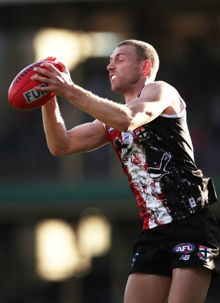 Callum Wilkie of the Saints takes a mark during the round 12 AFL match between the St Kilda Saints and the Sydney Swans at Sydney Cricket Ground on...