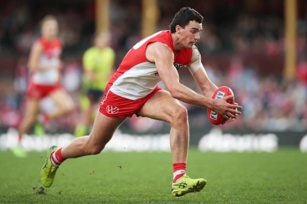 Tom McCartin of the Swans in action during the round 12 AFL match between the St Kilda Saints and the Sydney Swans at Sydney Cricket Ground on June...