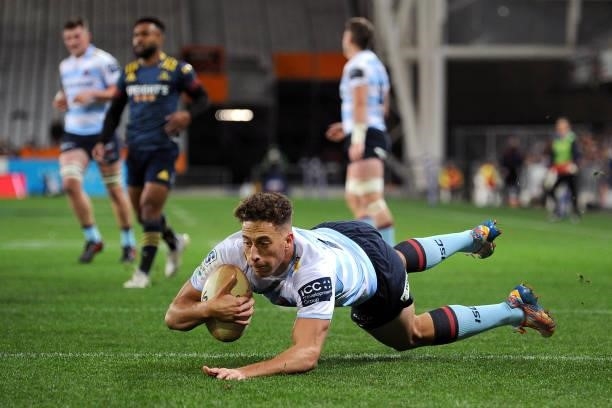 Mark Nawaqanitawase of the Waratahs scores a try during the round four Super Rugby Trans-Tasman match between the Highlanders and the NSW Waratahs at...