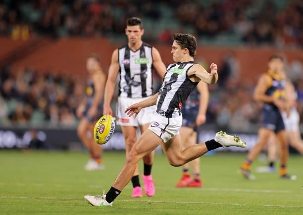 Trent Bianco of the Magpies kicks for goal during the round 12 AFL match between the Adelaide Crows and the Collingwood Magpies at Adelaide Oval on...