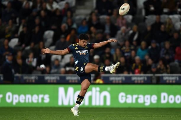 Josh Ioane of the Highlanders kicks the ball during the round four Super Rugby Trans-Tasman match between the Highlanders and the NSW Waratahs at...
