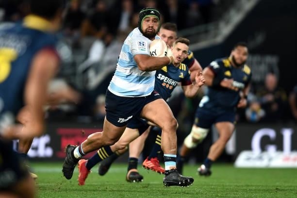 Andrew Tuala of the Waratahs charges up the field during the round four Super Rugby Trans-Tasman match between the Highlanders and the NSW Waratahs...