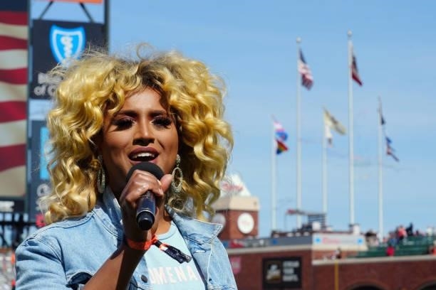 Honey Mahogany sings the national anthem before the game between the Chicago Cubs and the San Francisco Giants at Oracle Park on Saturday, June 5,...