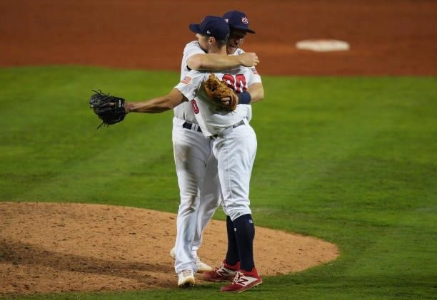 Todd Frazier and David Robertson of United States celebrate defeating Venezuela by score of 4-2 during the WBSC Baseball Americas Qualifier Super...