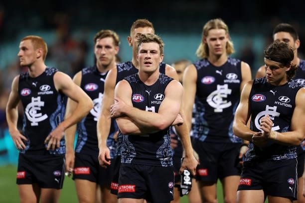 The Blues look dejected after defeat during the round 12 AFL match between the Carlton Blues and the West Coast Eagles at Sydney Cricket Ground on...