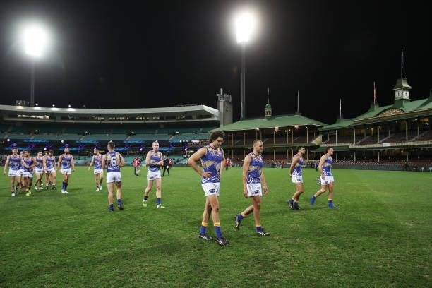 Eagles players celebrate victory after the round 12 AFL match between the Carlton Blues and the West Coast Eagles at Sydney Cricket Ground on June...