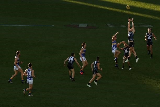 Liam Stocker of the Blues goes up for the ball during the round 12 AFL match between the Carlton Blues and the West Coast Eagles at Sydney Cricket...