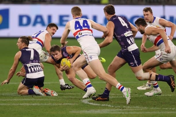 Caleb Serong of the Dockers in action during the round 12 AFL match between the Fremantle Dockers and the Western Bulldogs at Optus Stadium on June...