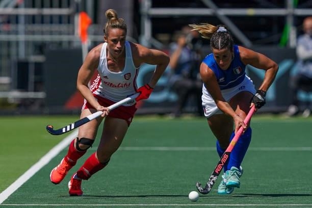 Susannah Townsend of England, Federica Carta of Italy during the Euro Hockey Championships match between England and Italy at Wagener Stadion on June...
