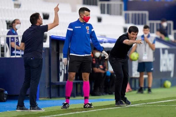 Andoni Iraola head coach of Rayo Vallecano reacts during the Liga Smartbank Playoffs match between Leganes and Rayo Vallecano at Estadio Municipal de...
