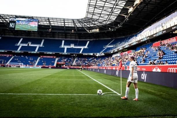 Megan Rapinoe of OL Reign lines up to take the corner kick during the first half of the match against NJ/NY Gotham FC at Red Bull Arena on June 5,...