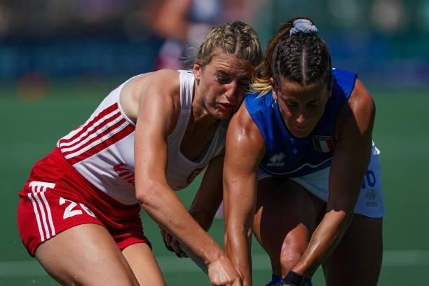 Lily Owsley of England, Pilar De Biase of Italy during the Euro Hockey Championships match between England and Italy at Wagener Stadion on June 6,...