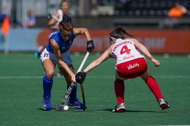 Lara Oviedo of Italy, Laura Unsworth of England during the Euro Hockey Championships match between England and Italy at Wagener Stadion on June 6,...